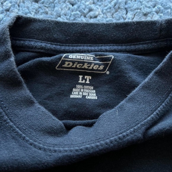 💨𝗡𝗔𝗩𝗬 𝗕𝗟𝗨𝗘 𝗗𝗜𝗖𝗞𝗜𝗘𝗦 𝗣𝗢𝗖𝗞𝗘𝗧 𝗧-𝗦𝗛𝗜𝗥𝗧💨 - Picture 5 of 5